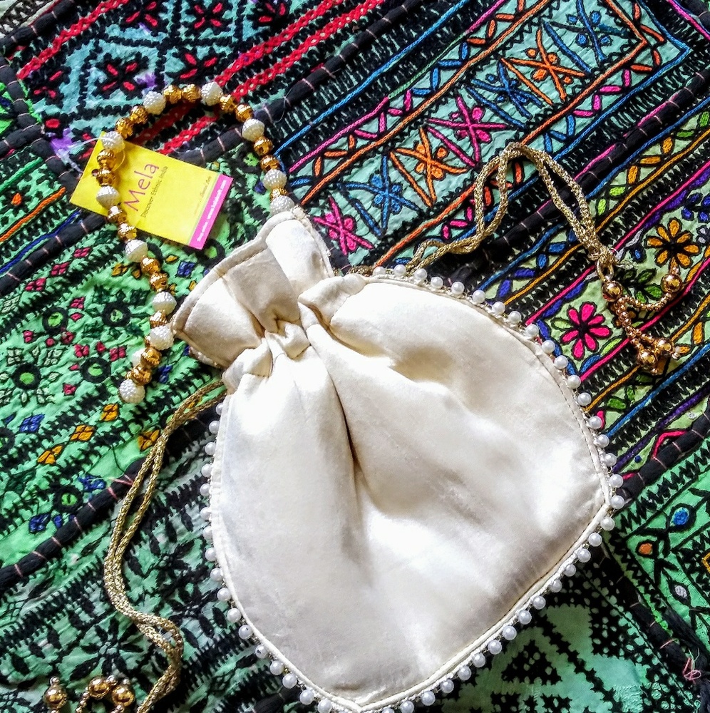 Handcrafted Ethnic Embroidered India Pouch - Picture 7 of 8